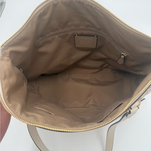 Coach Gallery Large Tote with Rose Bouquet Print #91023 - Picture 9 of 13